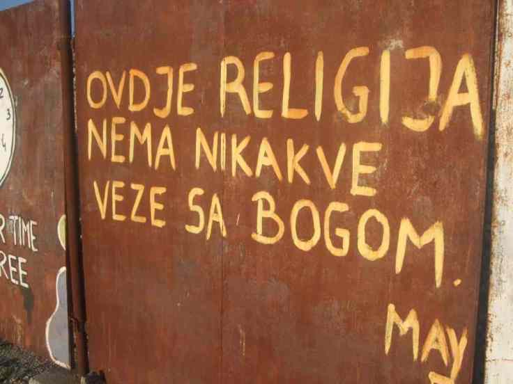 Mostar Street Art Religion Bauzaun